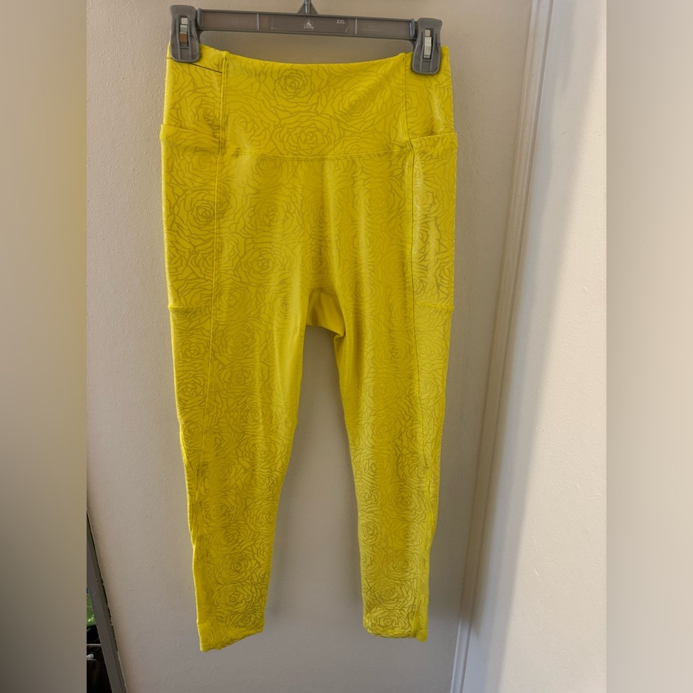 Crowned Athletics Leggings